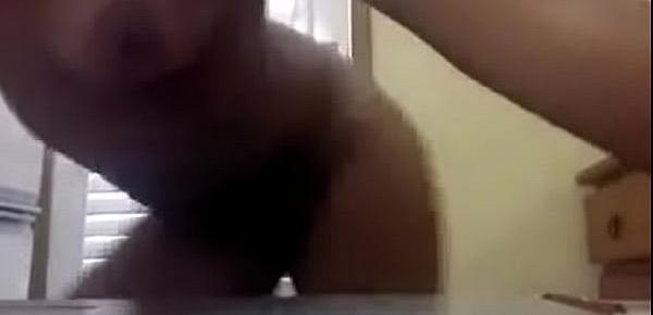  NOVINHA MORENINHA GOSTOSA PELADINHA DANÇANDO NA WEBCAM PARA TE FAZER GOZAR PRA CARALHO